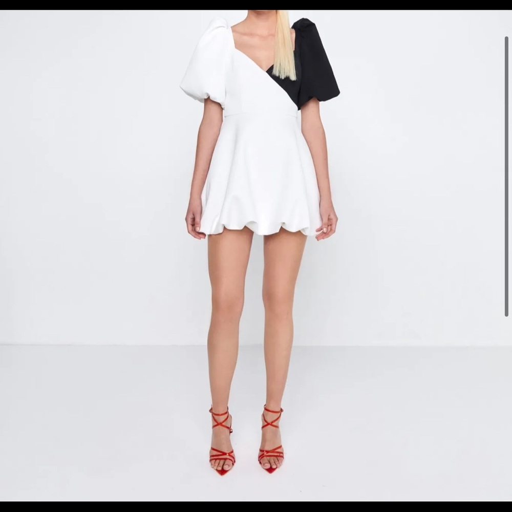 Black & White Statement Mini Dress w/ Voluminous Bubble skirt and puffed sleeves